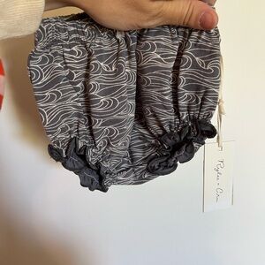 Rylee + Cru Gray Wave-Print Ruffle Hem Shorts